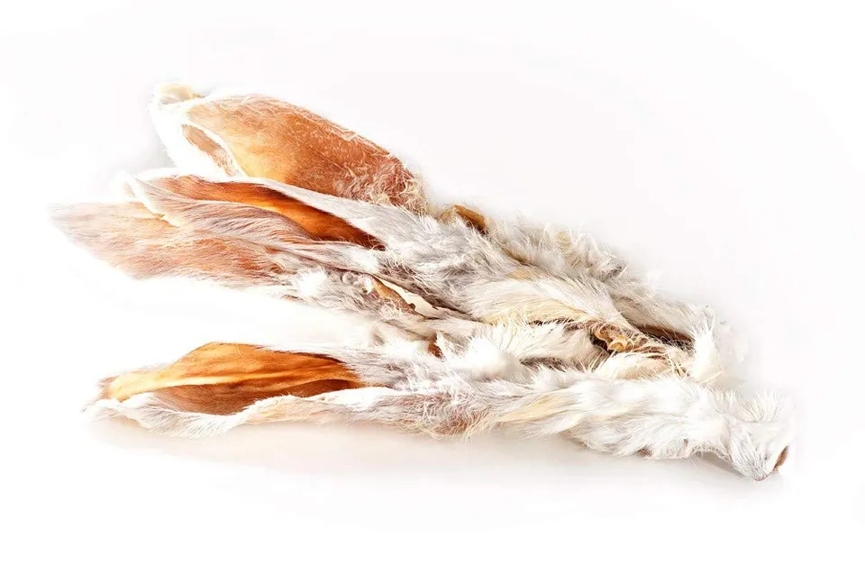 farm-land-hundebedarf-kaninchenohren-mit-fell-snack-100g image 1