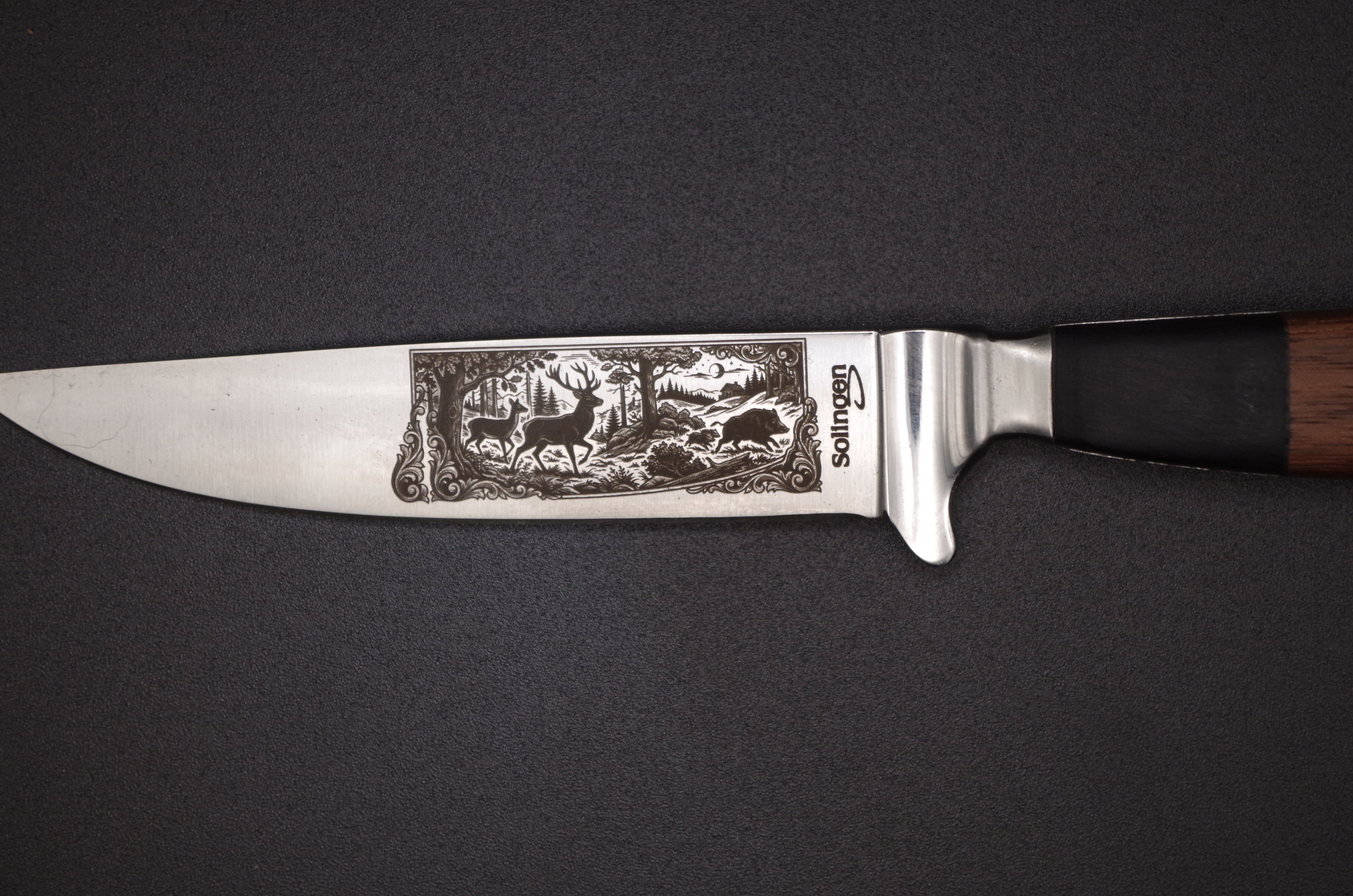 teckel-jagdmesser-traditioneller-nicker-geschmiedet-holz image 1