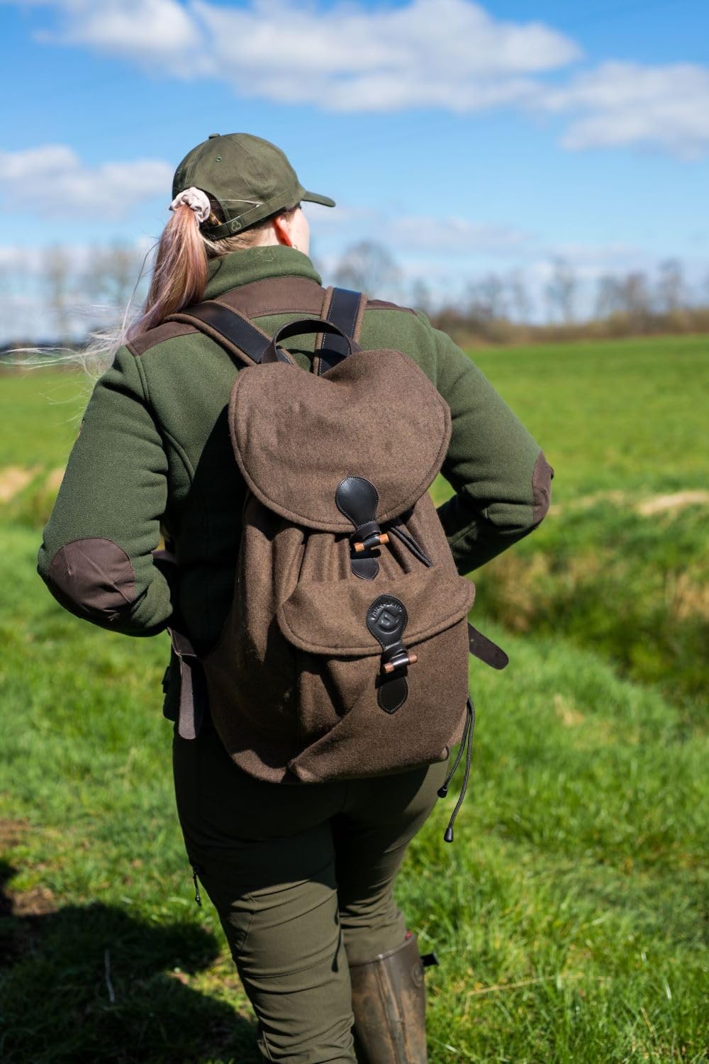 farm-land-bradford-jagdrucksack-braun-loden-leder image 3